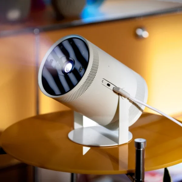 SAMSUNG 三星 The Freestyle HDR10微型投影機(SP-LFF3CLAXXZW)
